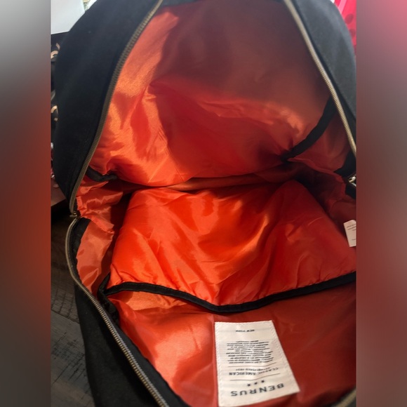 Black Benrus Laptop backpack with multiple pockets - Picture 4 of 5